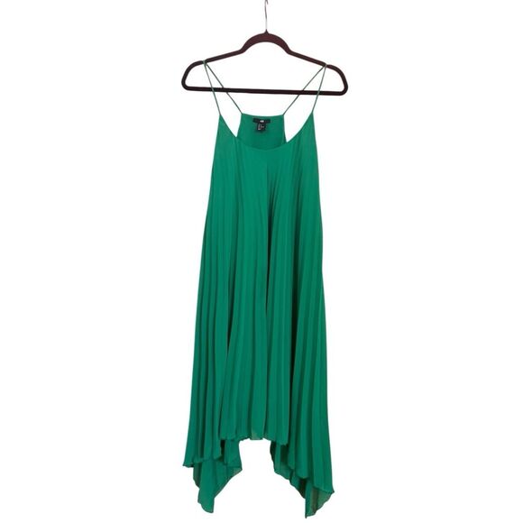 H&M Dresses & Skirts - H&M green midi flowy dress, Size 14
